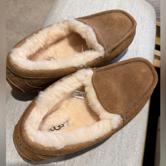 UGG Kids Brown Suede Slippers - Picture 1 of 3